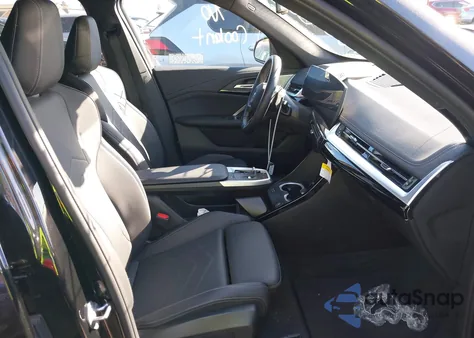 2024 BMW X1 xDrive28I z USA, uszkodzony, nr VIN WBX73EF0XR5Z36916